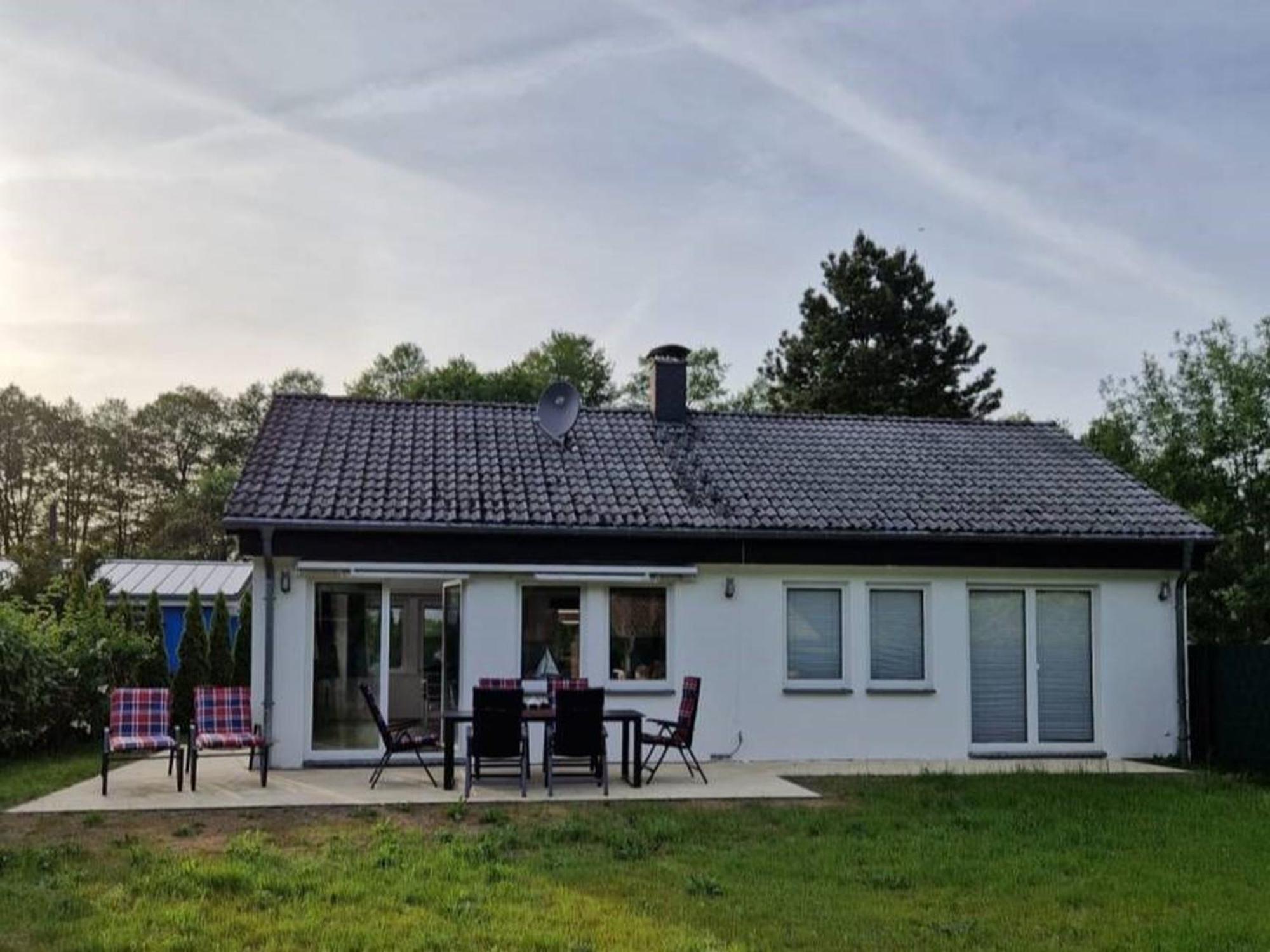 Ferienhaus Am See 19 ツェーデニック エクステリア 写真